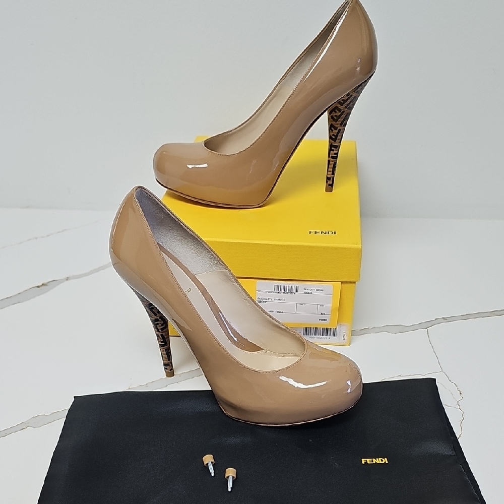 Fendi Women's Tan Patent Leather Pumps